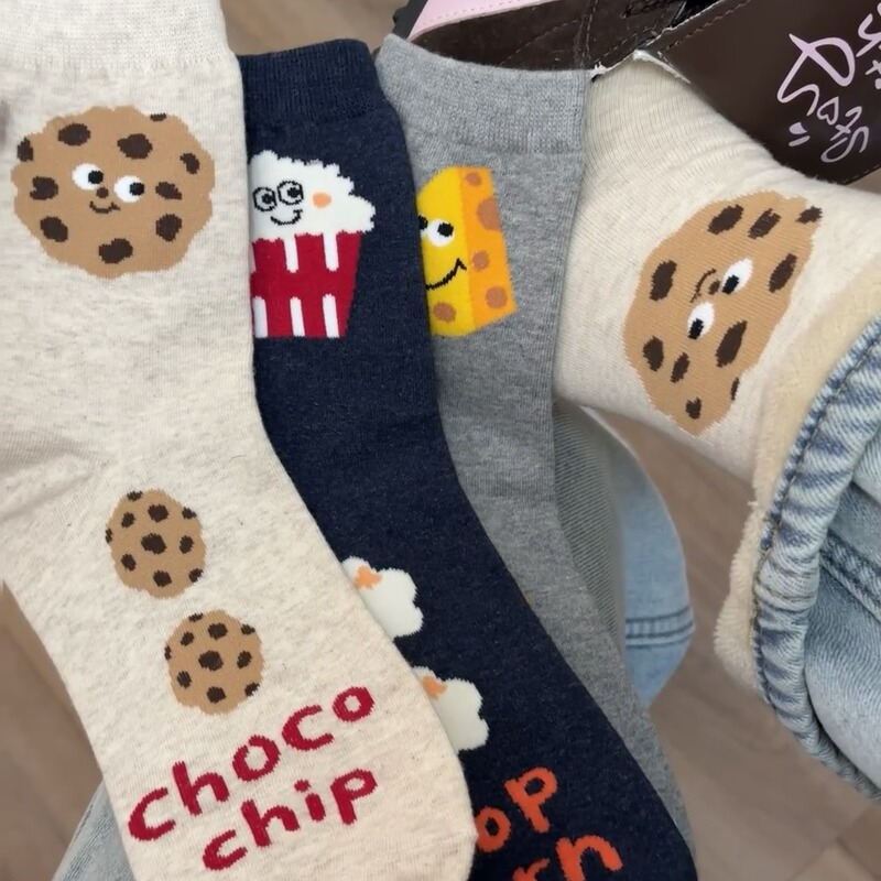 South Korea Dongdaemun new cartoon socks pizza cookies mid-calf socks Internet celebrity men's and women's cotton socks pile socks