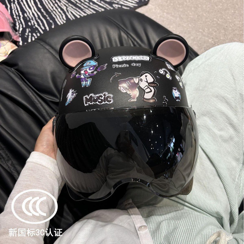 Electric Vehicle Helmet, Motorcycle, Electric Scooter Certified Personalized Sun Protection Cartoon Couple Half Helmet, Men's and Women's Safety Helmet, Smooth