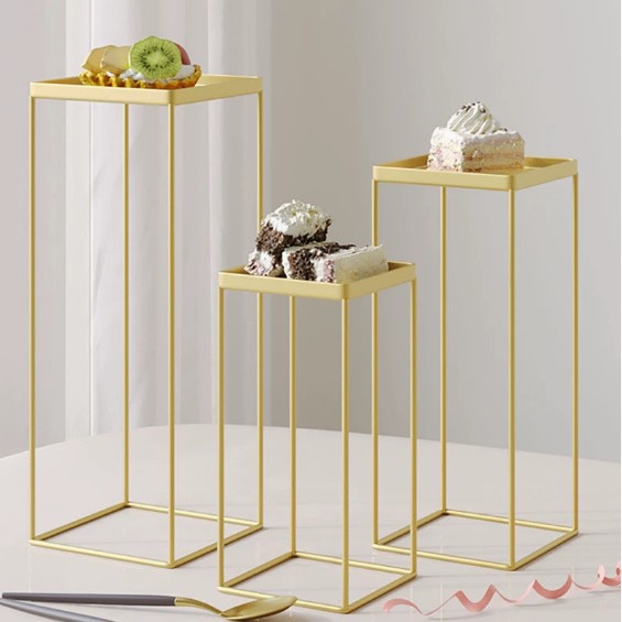 Postre transfronterizo, portavasos de papel, mesa alta, decoración de bodas, bandeja de exhibición de metal, pastel de hierro dorado cuadrado de tres piezas