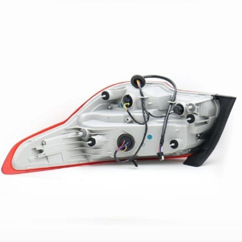 Aplicable a Chevrolet Corvoz Rear Light Assembly 16 - 19 Corvoz Rear Light Rear Headlight Rear Brake Light