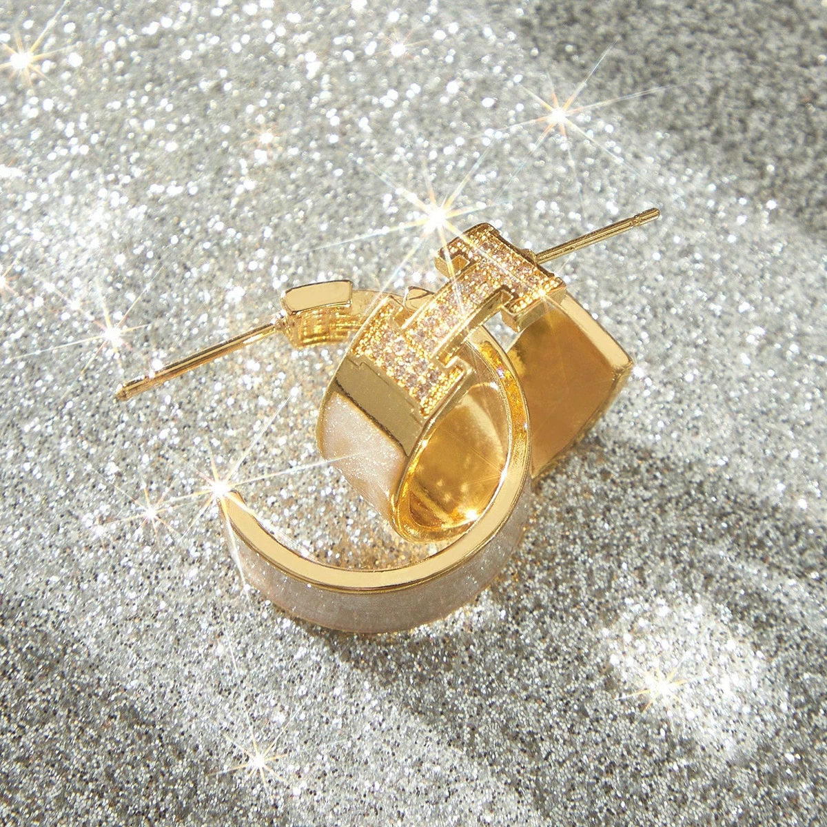 Серебряная игла, цирконий, серьги, европейский стиль, яркий запоминающийся стиль, качественный стиль