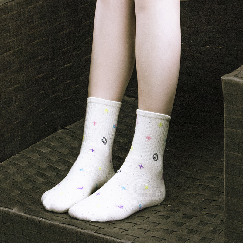 Calcetines de algodón de color puro para mujer primavera otoño e invierno calcetines de mujer de caramelo de media pantorrilla japoneses punto hilo universo estrellado cielo calcetines algodón al por mayor