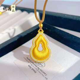 新中式镶钻拉丝葫芦片吊坠高保色钱币图片葫芦配饰小众设计高级感