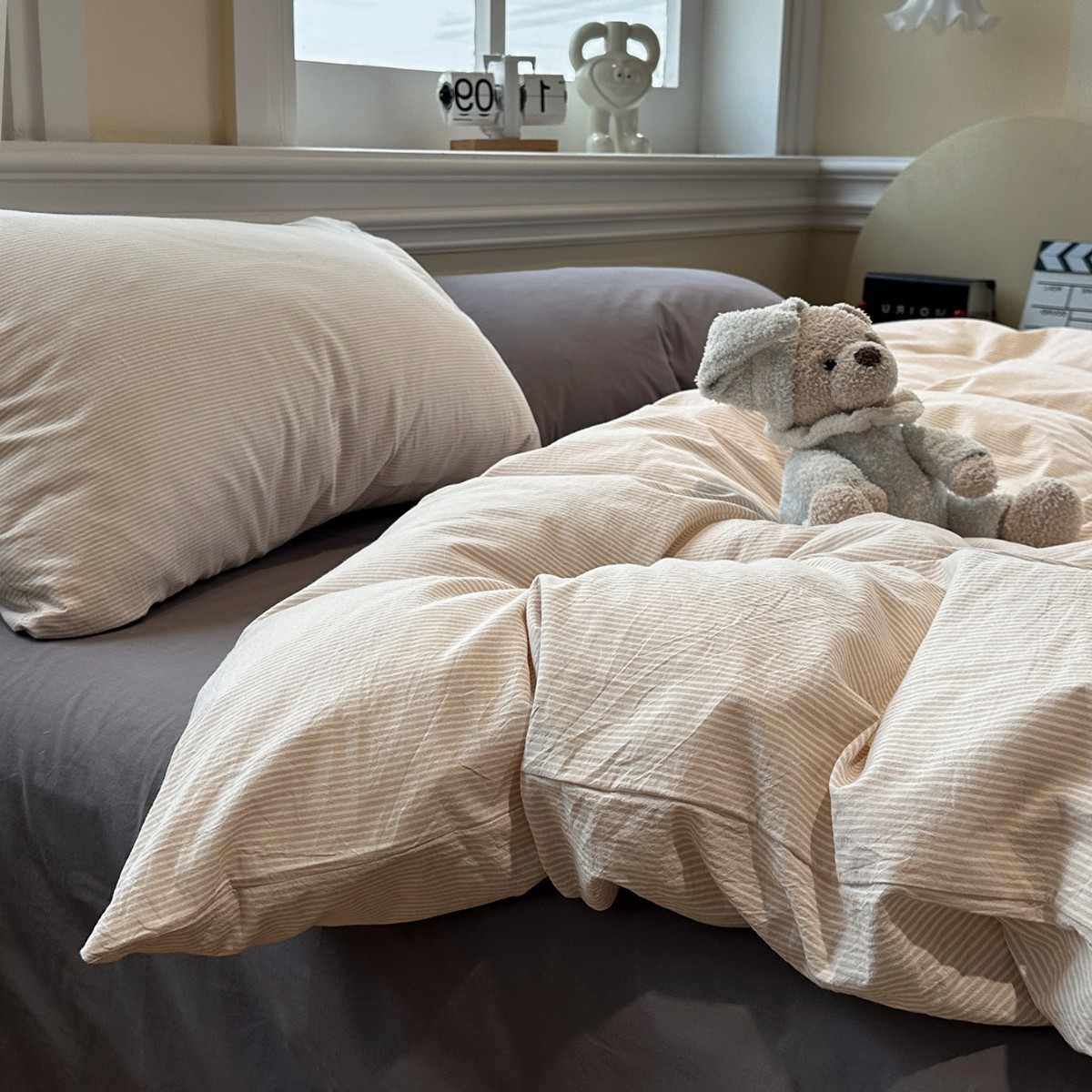 Minimalist Washed Cotton Bedding Set With Stripes For Bed_voghion.com