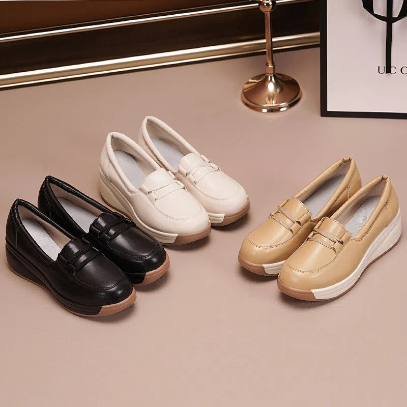 Cuatro Estaciones Comercio exterior Nuevos Deportes de Las Mujeres Daddy Súper Ligero zapatos de aumento de altura transpirable de color sólido grueso inferior estudiante casual zapatos de las mujeres