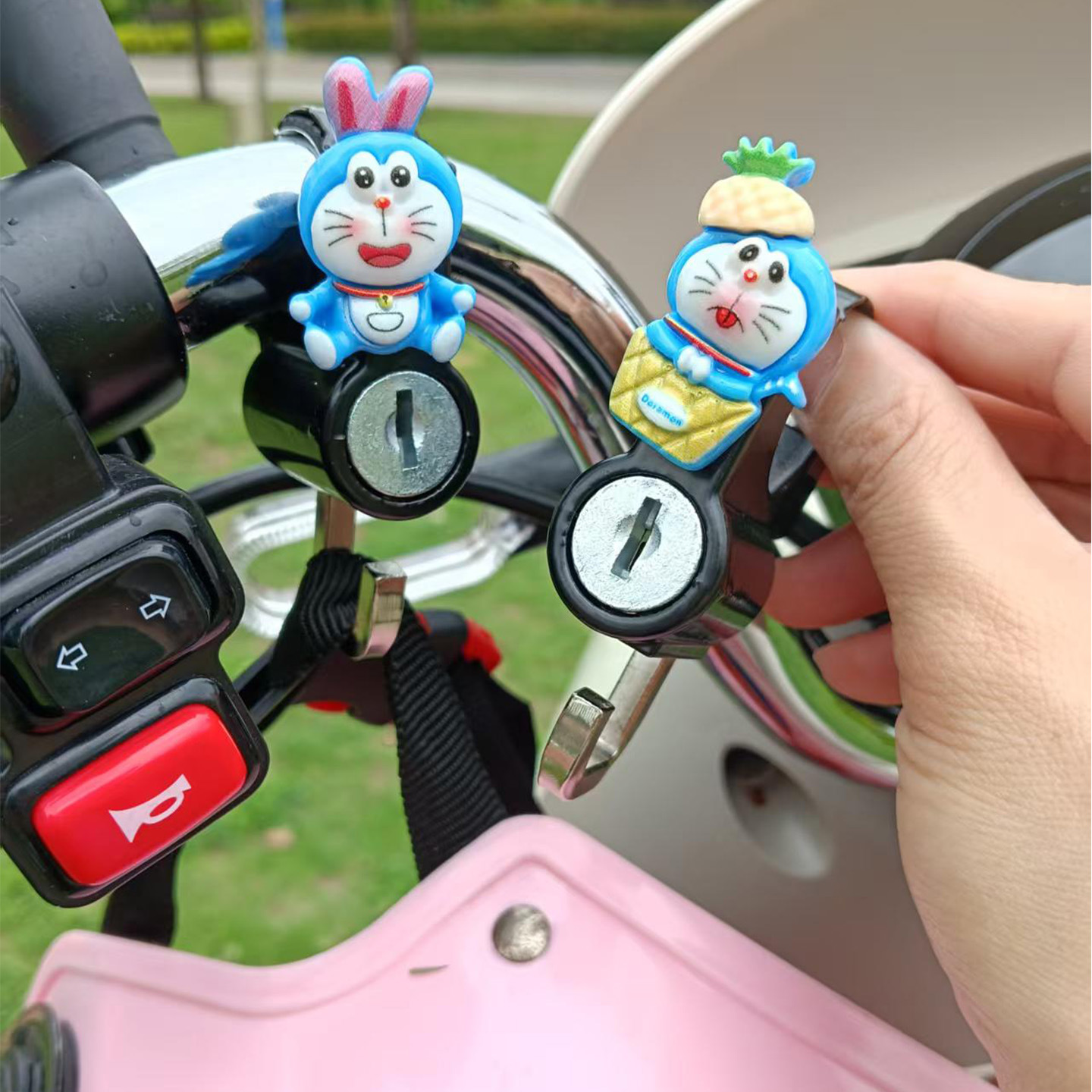 Cartoon Helmet Lock for Bicycles, Electric Vehicles, Motorcycles, Scooters, Mountain Bikes, Baby Strollers, Multifunctional Anti-Theft Lock Hook