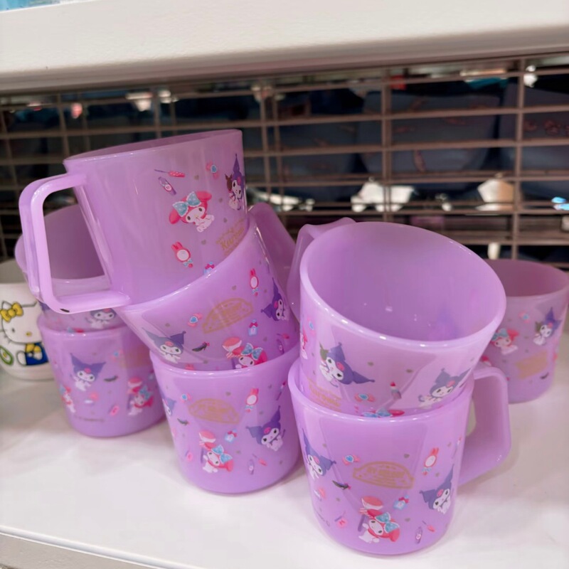 Sanrio children's mouthwash cup from Japan, with drainage, cartoon print, cute drinking cup, small mug Sanrio children's mouthwash cup from Japan, with drainage, cartoon print, cute drinking cup, small mug