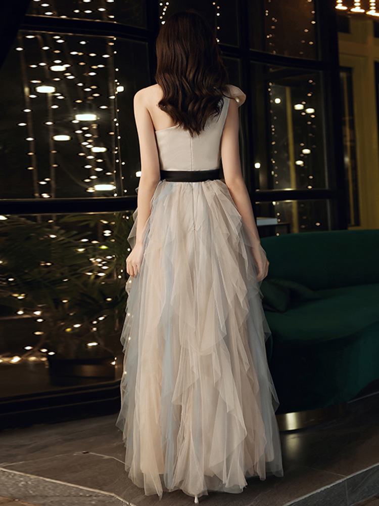 Vestido de noche para fiesta anual para mujer, estilo de alta gama con cinturón y diseño de hombro asimétrico, elegante vestido de anfitriona, vestido elegante para actuación de piano.