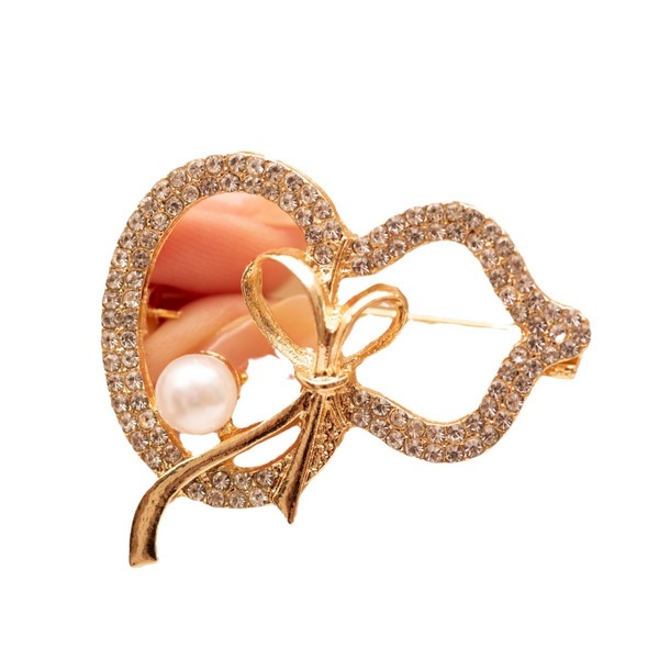 Elite brooch