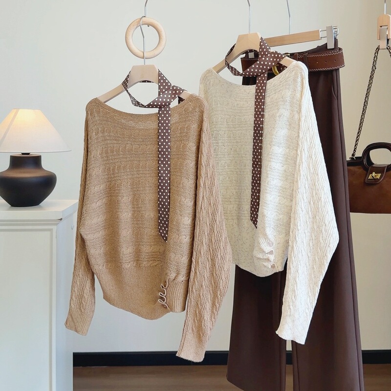 Polka dot pattern, one-shoulder knit sweater, women's long-sleeved autumn new style 2026, waist-cinching, slimming, and asymmetrical top Polka dot pattern, one-shoulder knit sweater, women's long-sleeved autumn new style 2026, waist-cinching, slimming, and asymmetrical top