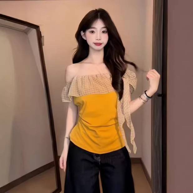 Chic Off-The-Shoulder Plaid Patchwork T-Shirt with Ribbons for Women, Summer Slim-Fit, Pure Desire Style, Super Stylish Short-Sleeve Top Chic Off-The-Shoulder Plaid Patchwork T-Shirt with Ribbons for Women, Summer Slim-Fit, Pure Desire Style, Super Stylish Short-Sleeve Top