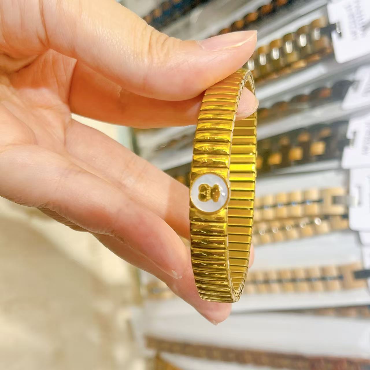 No desvanecerse transfronterizo oso pulsera de acero inoxidable elástica ligera pulsera de lujo chapado al vacío 18K cadena de reloj