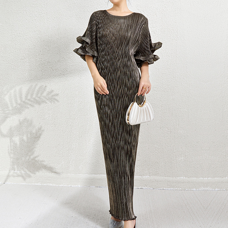 Metallic-Style Dress with a Unique Design, Double-Layered Ruffled Sleeves, Pleated Slim-Fit Dress, Elegant Evening Gown