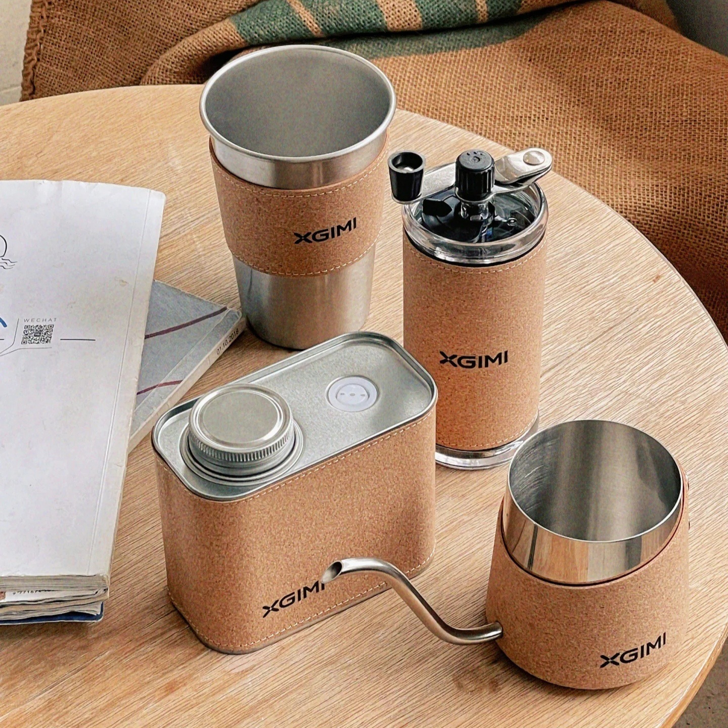 Inventario al por mayor camping al aire libre mano set de café de corcho mano máquina de café taza de café cafetera