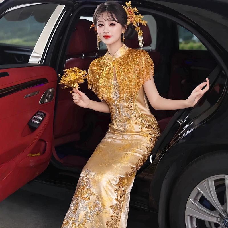 High-end cheongsam wedding dress 2026 new model with golden tassels, bridal wedding gown, homecoming robe, Chinese-style engagement dress