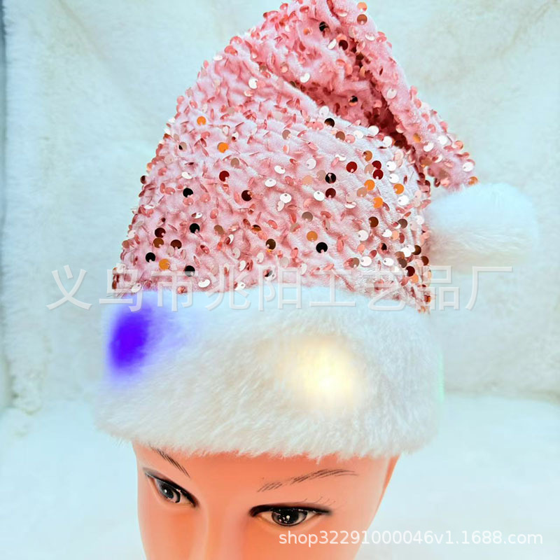 Polvo de oro, lentejuelas completas, sombrero rodeado de luces