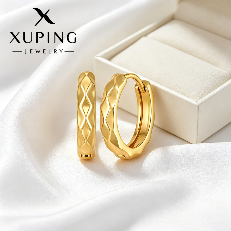 Xuping diamond simple rejilla de orejas brillante aleación de cobre chapado 24k oro imitación de lujo temperamento de orejas orejas para mujeres