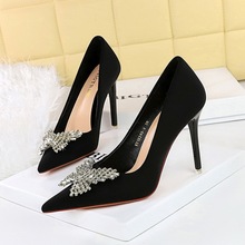 18249-K53 Korean Edition Banquet High Heels Silk Shallow Mouth Pointed Metal Water Diamond Bow Single Shoes Women's High Heels