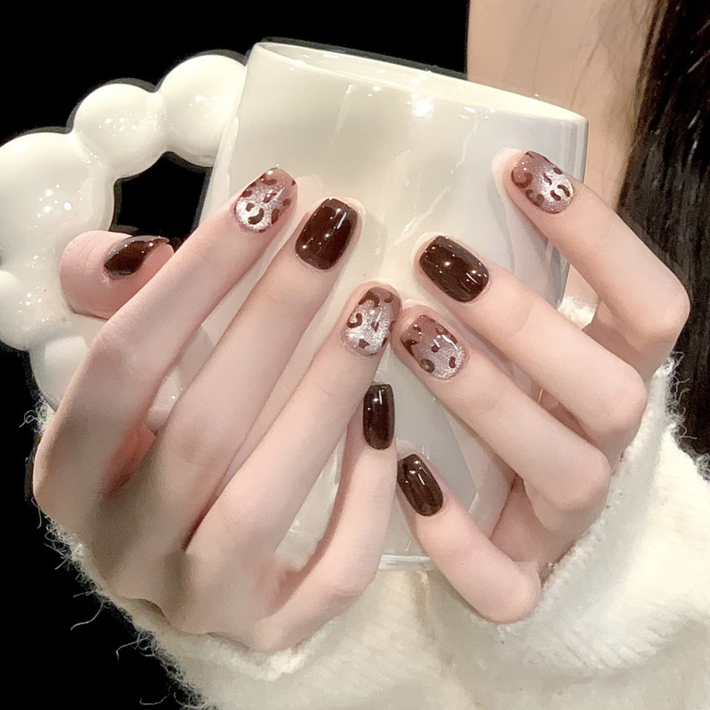 Sweet and Cool Spicy Girl Style Leopard Print Nail Art, High-End Medium-Length Nail Tips, Finished Product, Brightening Effect, Fake Nails Wholesale