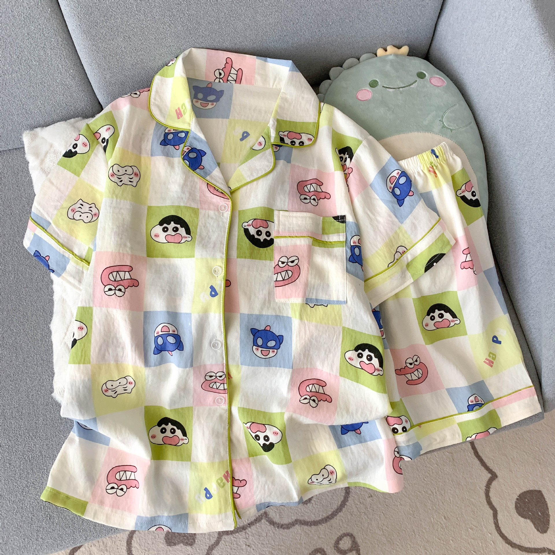 Pijamas de algodón de nube al por mayor transfronterizo para mujer nueva rebeca de verano solapa pantalones cortos de manga corta traje de servicio a domicilio dulce y lindo