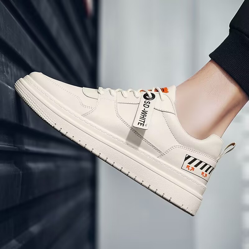 Zapatos de hombre 2024 nuevos zapatos blancos de primavera para hombres de moda coreana zapatos de skate juveniles zapatos deportivos casuales