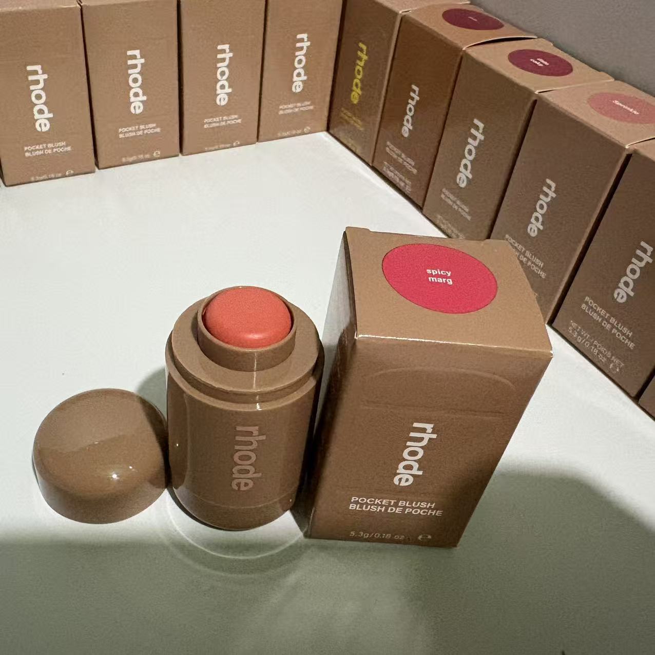 Rhode skin nuevo blush hailey piggy / freckle lips and mejillas blush