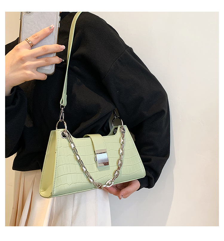 Women's Small All Seasons Pu Leather Solid Color Fashion Chain Square Zipper Underarm Bag display picture 5