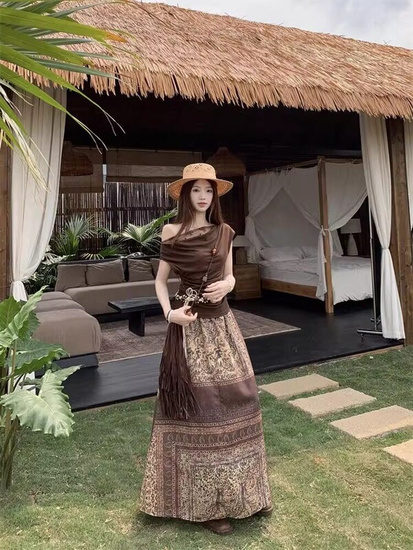 Wasteland Style Travel Outfit Set, New Summer Style, Maillard Style Off-Shoulder Top, Retro Skirt Two-Piece Set Wasteland Style Travel Outfit Set, New Summer Style, Maillard Style Off-Shoulder Top, Retro Skirt Two-Piece Set