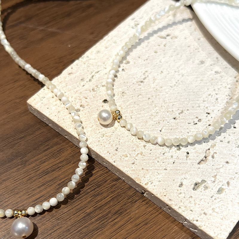 Colar de pérolas com fecho magnético para mulher elegante_voghion.com