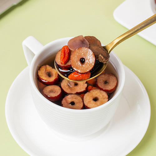 Ginseng, five treasure tea, red dates, mulberry, maca dried slices, wolfberry ginseng (artificially grown under 5 years old) wholesale