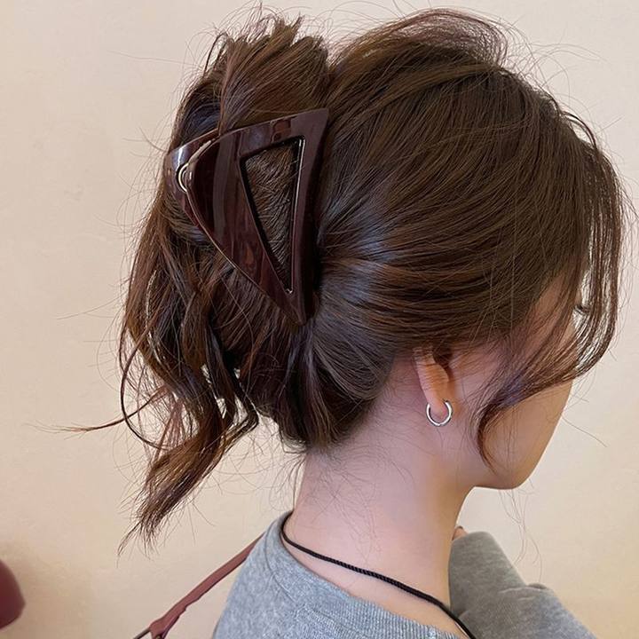 [chocolate brown] hollow triangle about 8cm