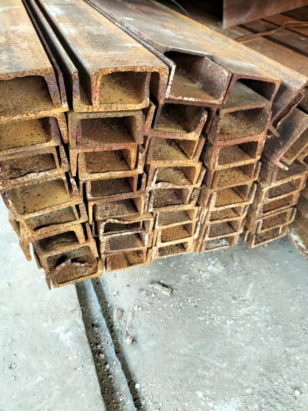 二手槽钢  打桩工地建筑钢材槽钢 钢结构阁楼搭建 各种行车梁槽钢