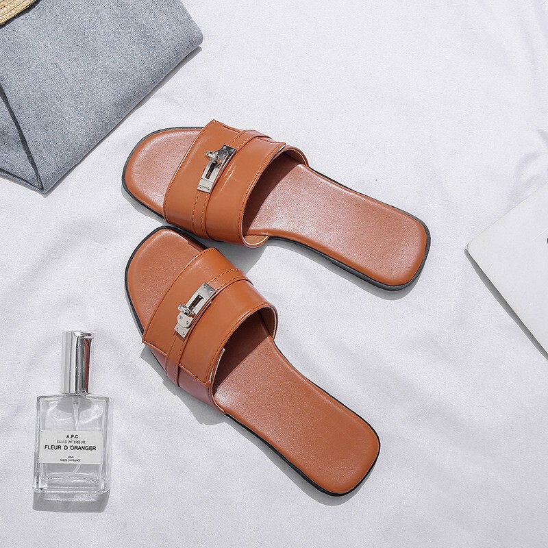 Slippers for Women for Summer Outdoor Wear 2025 New Style Fairy Style Metal Buckle Versatile Holiday Beach Sandals
