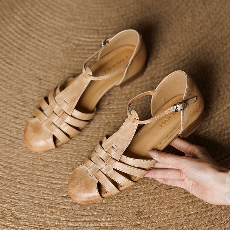 Sandal nữ mũi nhọn da bò quai chữ T gót thấp phong cách La Mã — nâu