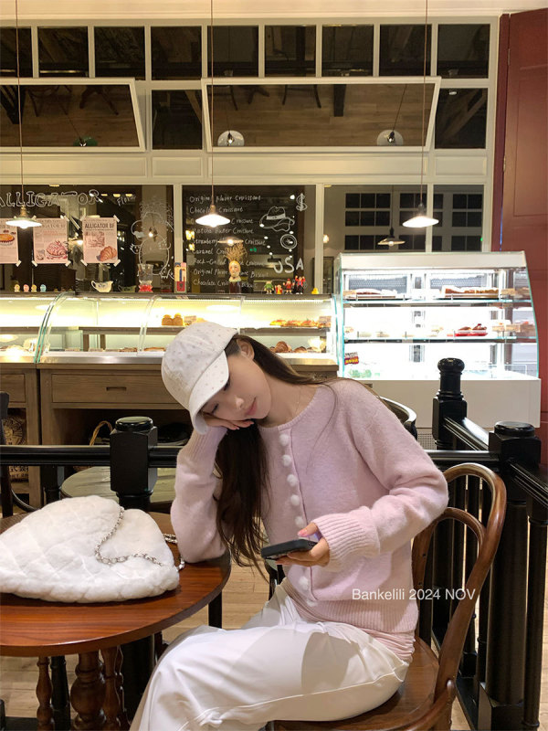板栗可可Bankelili 麻薯 新款秋冬圆领仿水貂毛球针织衫毛衣女|undefined
