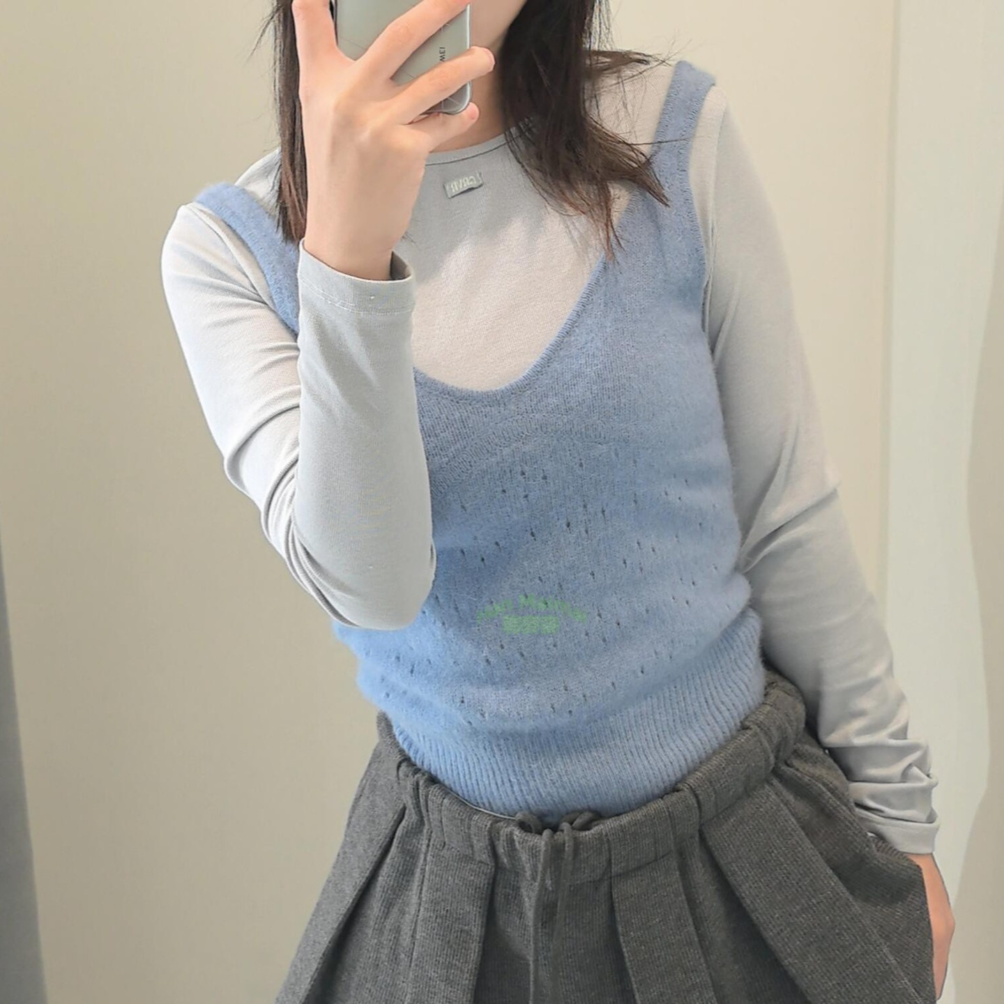 In Stock 2025 Winter New Qd Grove Versatile Solid Color Soft Knit Sweater Vest for Layering and Base Layering for Women