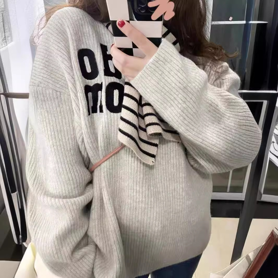 24 invierno Puyuan 2024 nueva moda pareja letras bordadas suéter relajado viento perezoso
