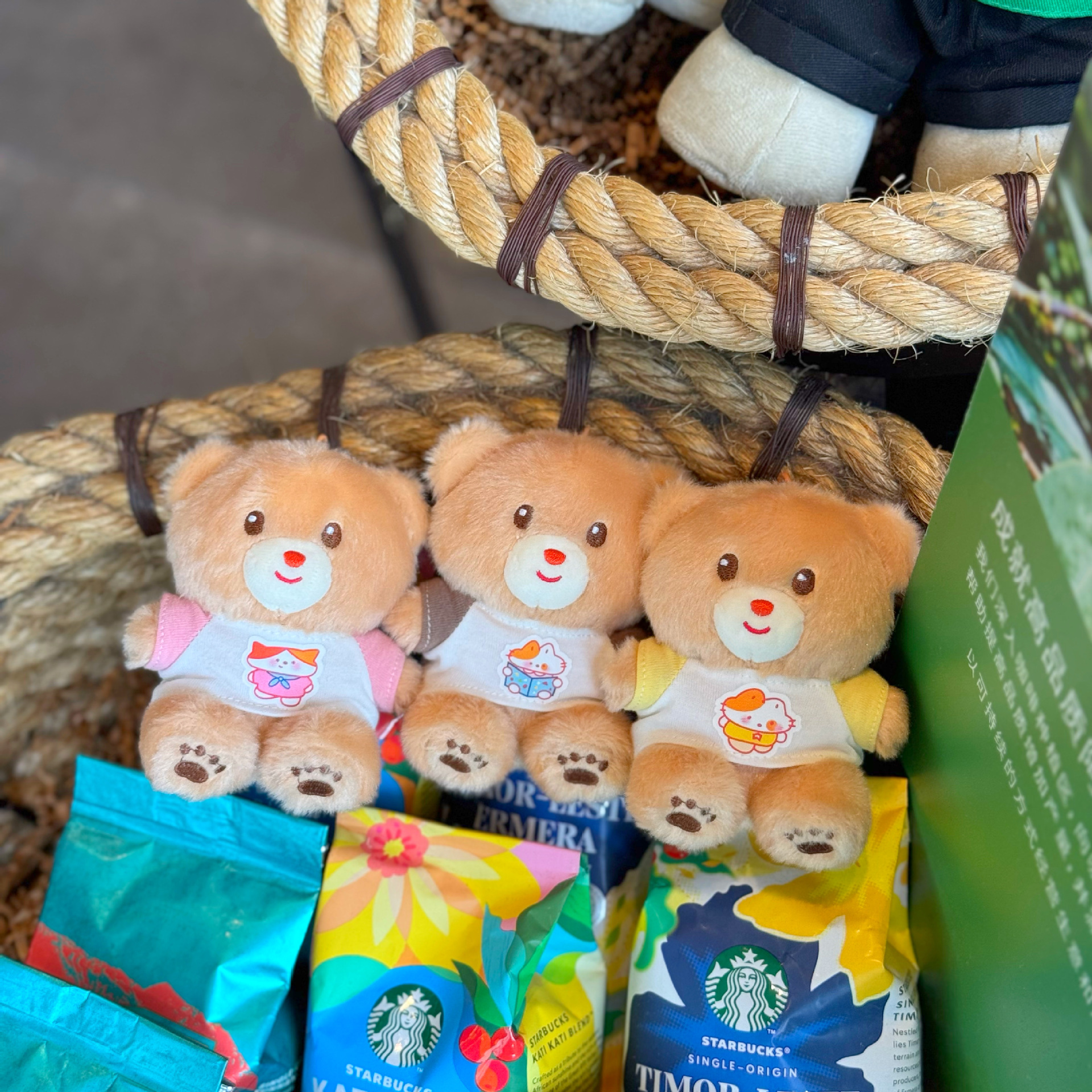 创意坐姿穿衣小熊毛绒公仔挂件可爱米乐熊钥匙扣玩偶挂饰生日礼物