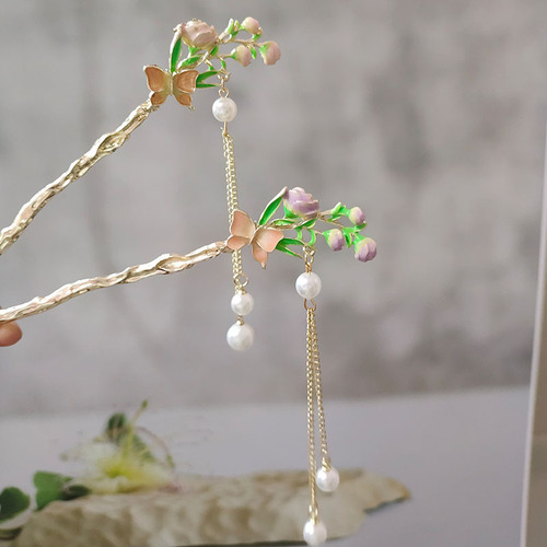 Antique-style bellflower butterfly tassel hairpin with a retro, elegant, and forest-like, fairy-like beauty, suitable for Hanfu women