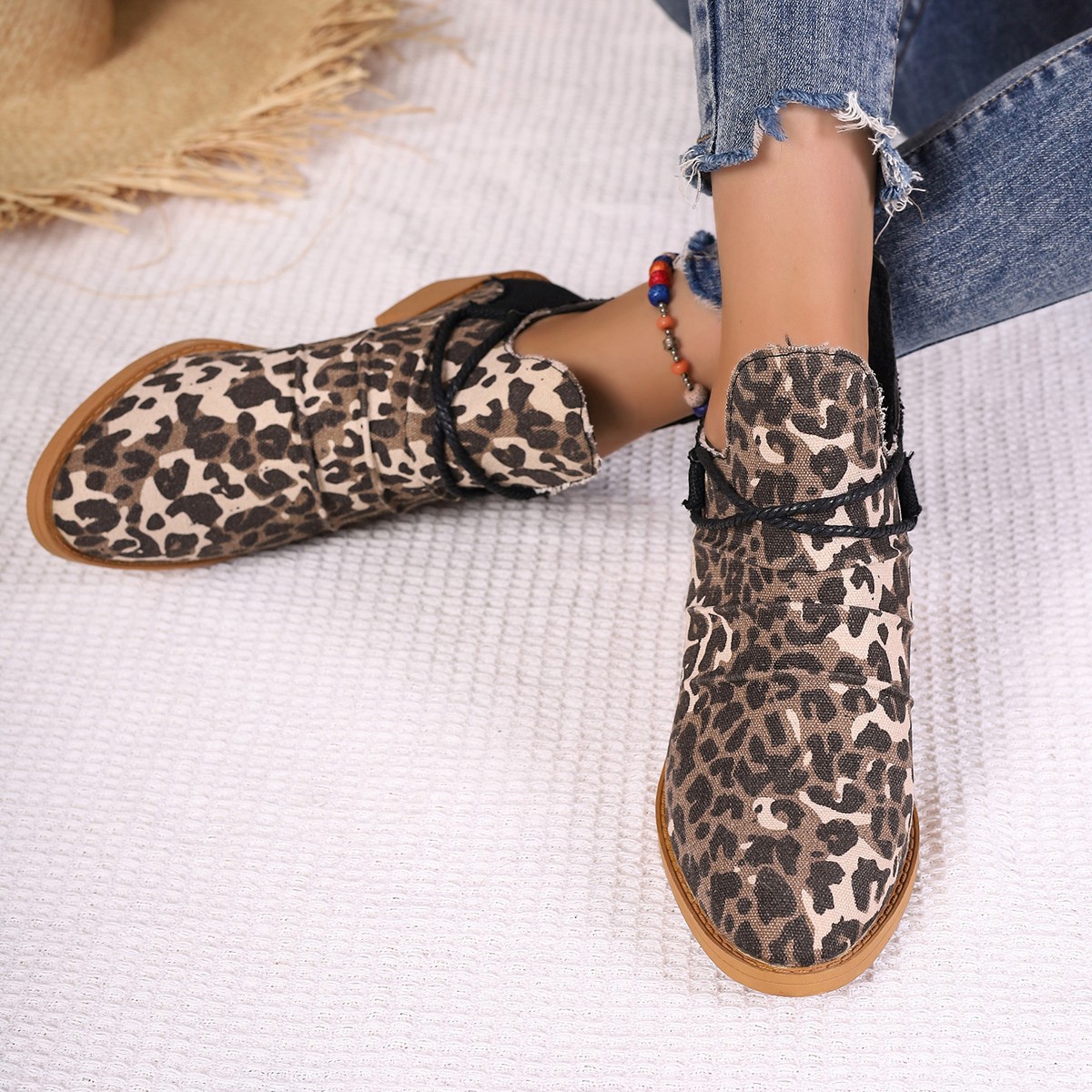 Women's new pointy square heel leopard print fashion ankle boots_voghion.com