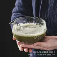 Стеклянный матчa, чашка чая, холодный чай