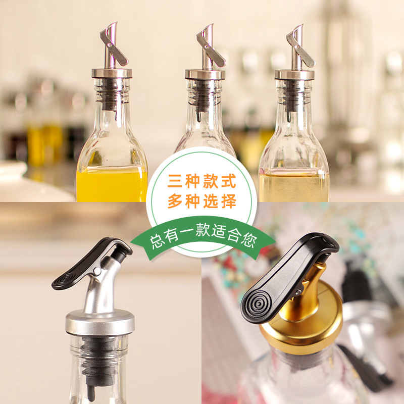 An automatic open and close square oil bottle with stainless steel spout, glass oil bottle, oil jug, kitchen set, factory direct supply