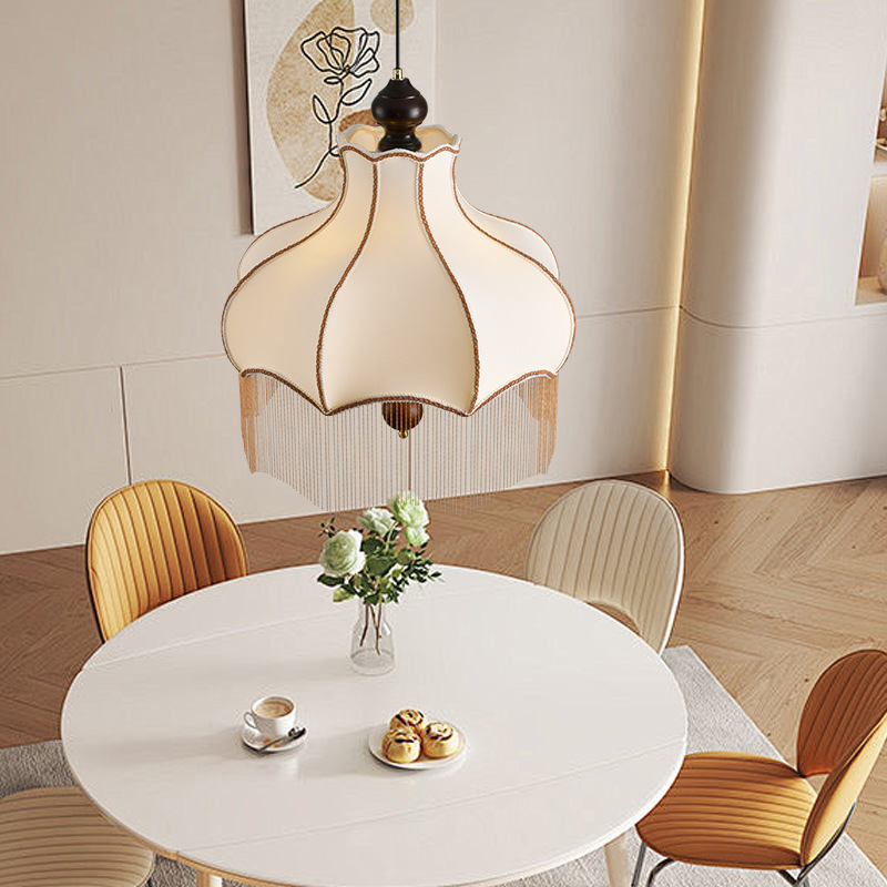 Lámpara del restaurante Tela retro francesa de estilo medieval pétalos de brida alta sensación de la isla de estilo Nanyang bar lámpara de mesa de comedor