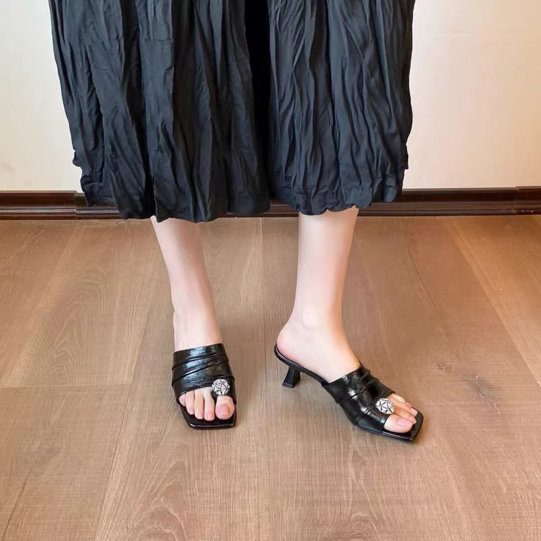 Sandal cao gót nữ mũi vuông đính đá gót thô 9 cm — màu đen, màu trắng
