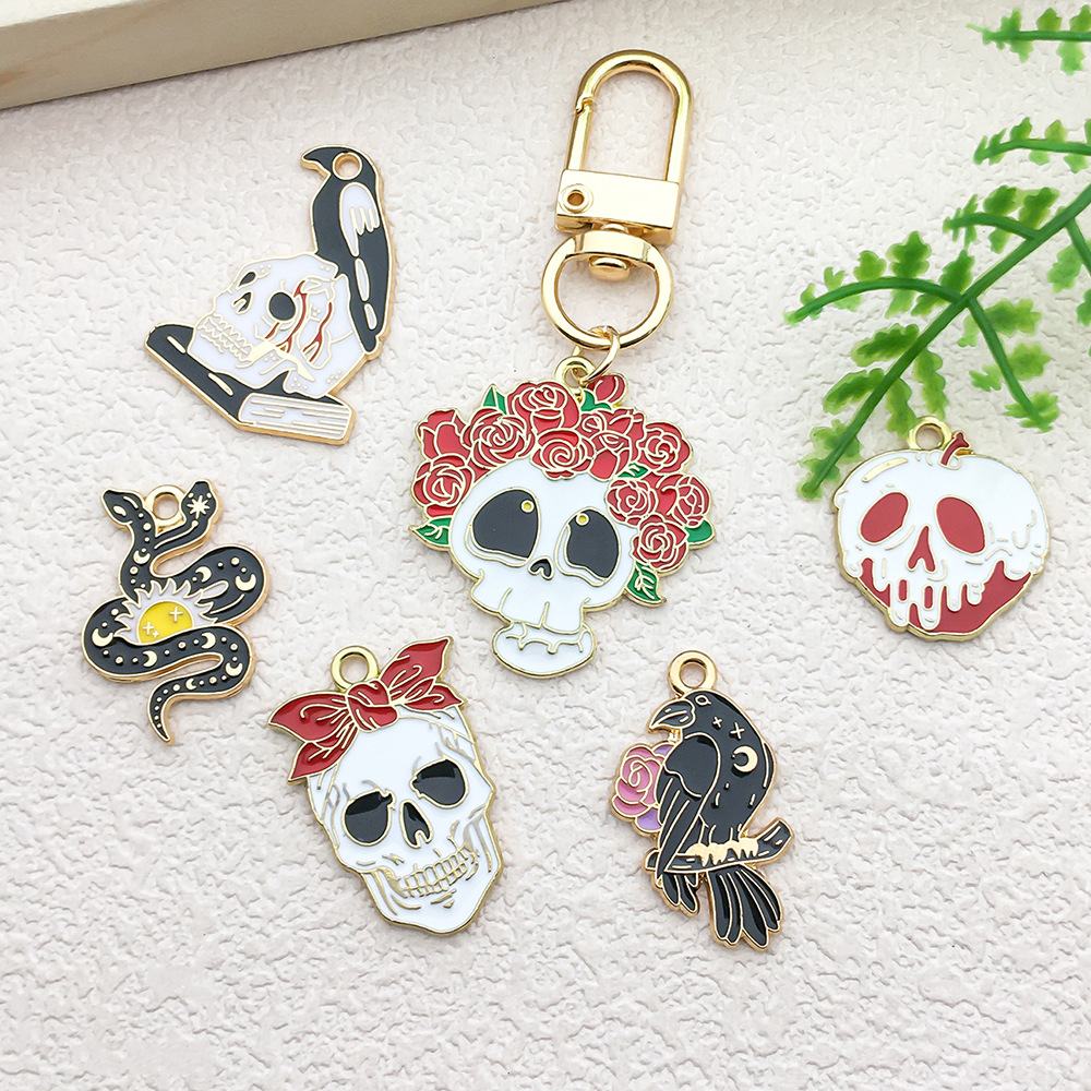 4g Weight Pendant Jewelry Making Type DIY Jewelry Accessories, Keychain Classification 1 Piece Quantity Alloy Material Halloween Festival Sun, Moon, Cat, Snake, Skull Pattern Cute Style Enamel, Enamel Craft 1 Piece Alloy Sun Moon Cat Pendant DIY Jewelry Accessories Keychain 8