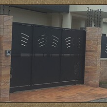 ��ɽ�S�ҁ�D�������찲�b���s�Fˇ�����ڗU�Ƿ�ͥԺ�F�o������