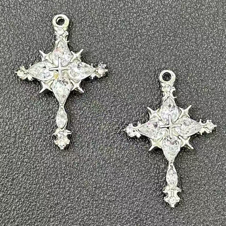 Love and Redemption Cool Snowflake Cross Necklace Spring/Summer New Four-Pointed Star Light Luxury Clavicle Chain Pendant