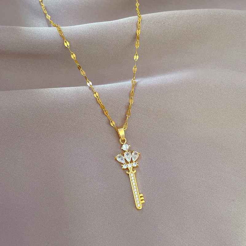 Collar llave corona diamante lujo cadena oro real mujer_voghion.com