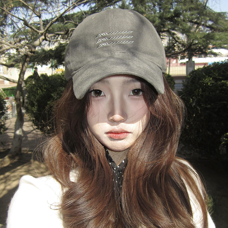 2026 New Style Large Head Circumference Gray Baseball Cap for Women with Wide Brim, Face-Slimming, Versatile Retro Embroidered Duckbill Cap