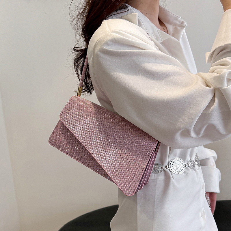 2024 nuevo sobre bolsas de mano de banquete de inclinación con bolsas de vestido bolsas de cadena de moda europeas y estadounidenses